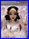Disney_Snow_White_and_the_Seven_Dwarfs_85th_Anniversary_Limited_Edition_Doll_17_01_ely
