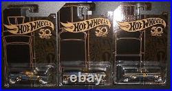 HOT WHEELS (1) 2018 50TH ANNIVERSARY BLACK & GOLD SERIES With CHASE CAR (MOMC)