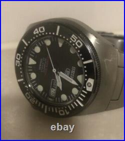 SEIKO 5 sports 40th Anniversary 2005 Limited Edition SKZ205K diver watch