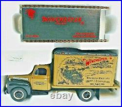 Winchester 100th Anniversary Limited Edition Mod. 1895 Truck & Knife Set